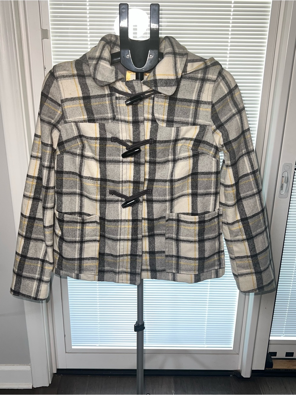 Old Navy Plaid Toggle-Wrap Women's Coat in Cream and Gray